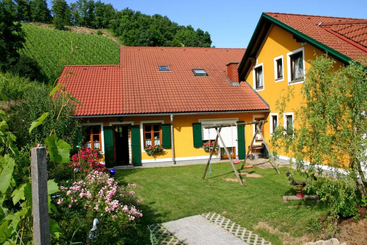 Bed and Breakfast Weingut Stoff Китцекк-им-Заузаль Экстерьер фото