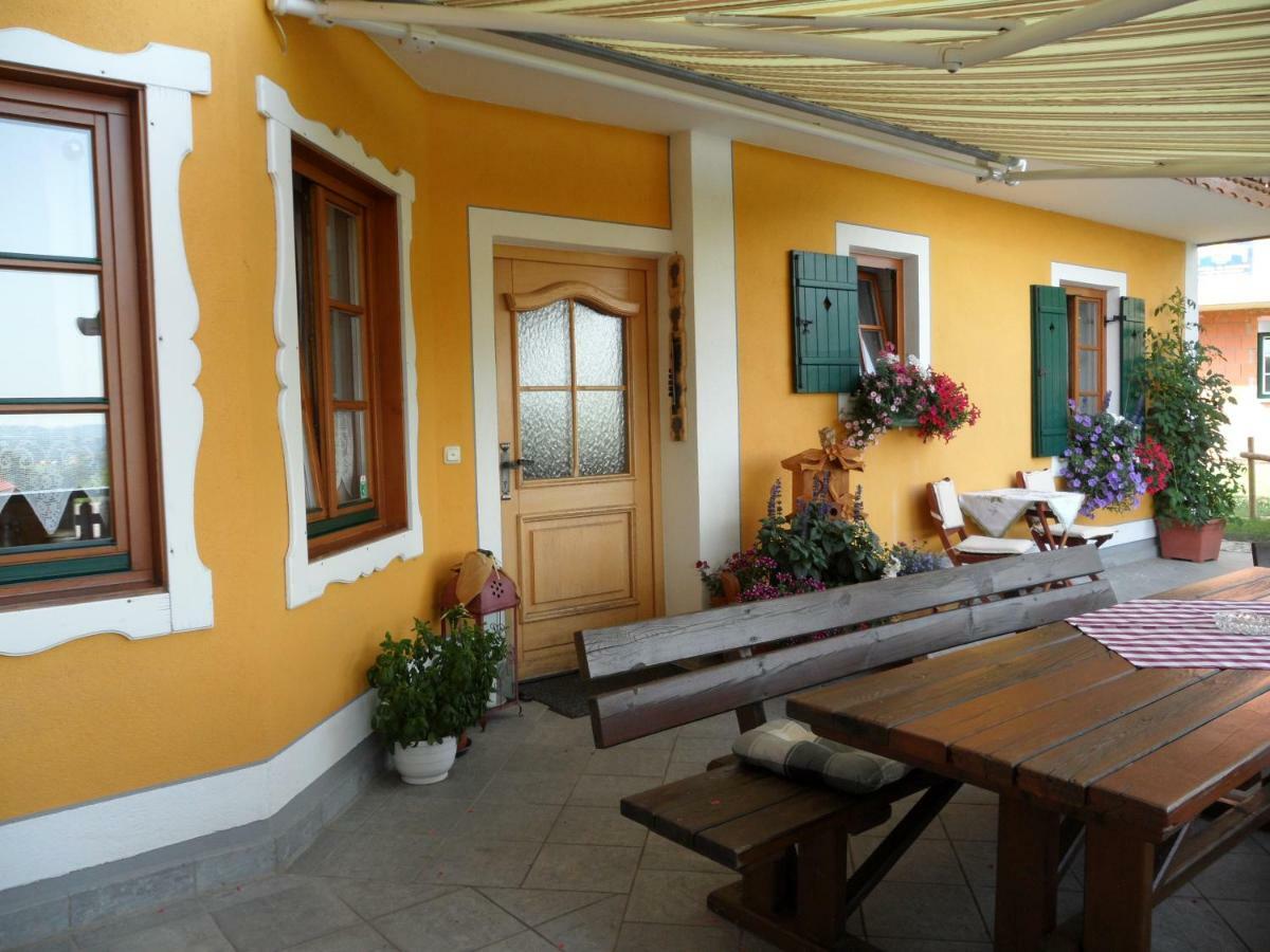Bed and Breakfast Weingut Stoff Китцекк-им-Заузаль Экстерьер фото
