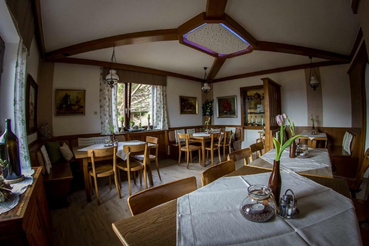 Bed and Breakfast Weingut Stoff Китцекк-им-Заузаль Экстерьер фото